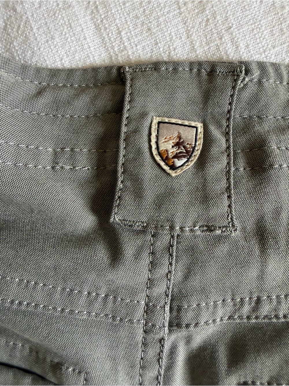 Kuhl Women’s Trekr 8” Hiking Shorts in Olive Green - Picture 3 of 8